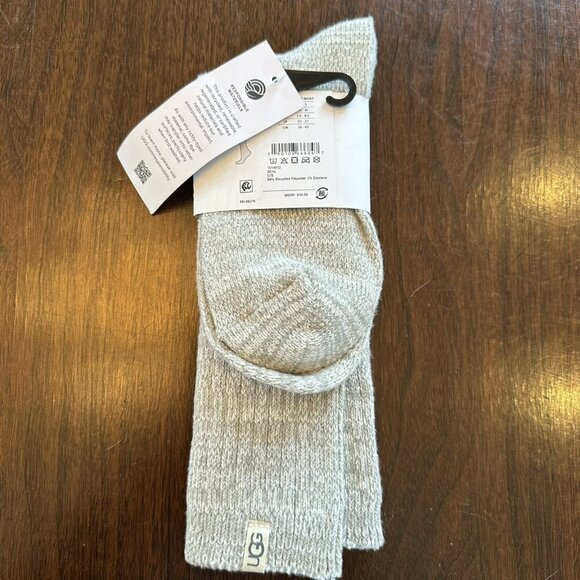 NEW UGG Women's Crew Socks Oatmeal/Gray One Size - Picture 3 of 4